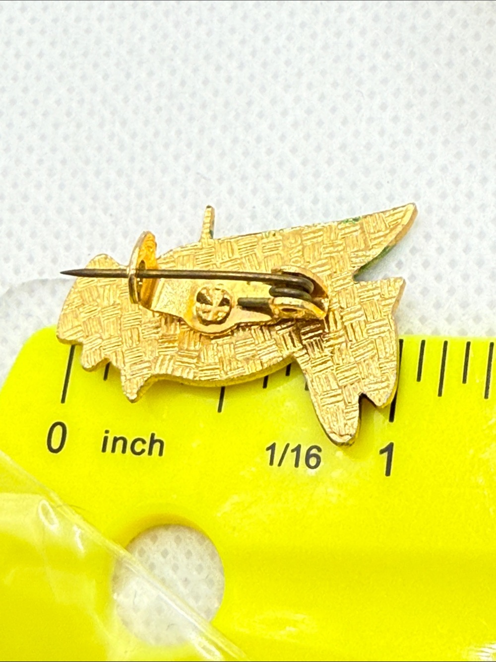 Vintage rare gold tone 1950’s daper bird pin brooch Hong Kong cartoon vibes - Picture 10 of 10